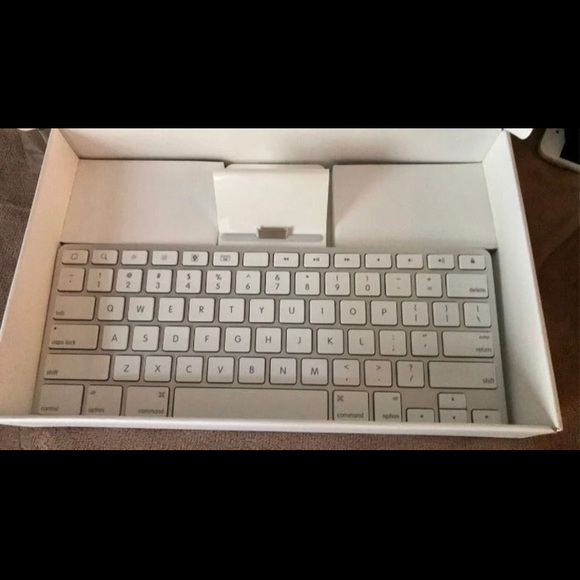 *Discontinued* Apple Keyboard Doc - Picture 4 of 6